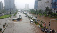 Hà Nội thường xuyên ngập lụt khi mưa lớn. (Ảnh minh họa, ngồn Báo Giao Thông)