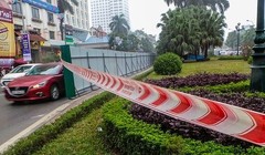 Hà Nội hủy gói thầu trên đường Nguyễn Chí Thanh do có nhà tài trợ trồng cây xanh - Ảnh/Tiền Phong