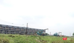 Khu đô thị có một số dãy biệt thự liền kề bỏ trống, chưa hoàn thiện, phần lớn diện tích để hoang hóa chưa đầu tư, hệ thống hạ tầng kỹ thuật chưa đầu tư.