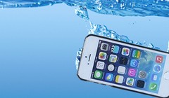 6 mẹo xử lý nhanh “cứu” điện thoại cảm ứng rơi xuống nước