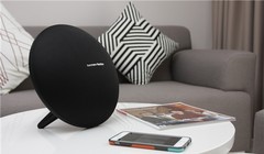 Cận cảnh loa Harman Kardon Onyx Studio 3