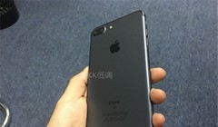 iPhone 7 Plus bị tố 'chết' camera
