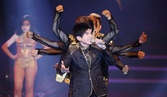 Ca sĩ Đan Trường gây choáng khi diễn hơn 100 show tháng tết - Ảnh: Độc Lập