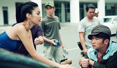 Sơn đẹp trai với ca sĩ Bằng Kiều (phải) và Lan Khuê (trái) vừa khởi chiếu ngày 6-3.