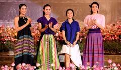 Hoa hậu Ngọc Hân và hoa hậu Kỳ Duyên trong trang phục của nhà thiết kế đến từ Philippines - Ảnh: Ngọc Hiển