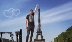  “Chết cười” với ảnh chế cùng tháp Eiffel của cư dân mạng