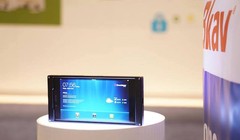 Bphone được "úp mở" tại CES 2015.