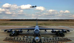 Máy bay oanh tạc B52 của Mỹ có thể mang theo 32 tấn vũ khí