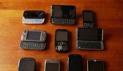 10 chiếc điện thoại với thiết kế bàn phím lạ lùng (ảnh: Phone Arena)