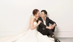 Đám cưới doanh nhân Cường Đôla và ca sĩ Đàm Thu Trang diễn ra tối 28/7 tại Quận 1, TP HCM.