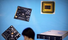 Đề xuất áp thuế mới của Tổng thống Trump sẽ đánh vào hầu hết tất cả các sản phẩm công nghệ bao gồm máy tính xách tay, điện thoại thông minh, máy chơi game video, máy in, TV và màn hình - tất cả đều liên quan đến chip bán dẫn. Ảnh: SCMP