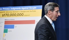 Ông Simons, Chủ tịch Ủy ban Thương mại Liên bang (FTC) tuyên bố trong một cuộc họp báo rằng Google đã đồng ý trả khoản tiền phạt 170 triệu đô la để giải quyết vụ vi phạm quyền riêng tư của trẻ em trên You Tube. Ảnh: Forbers