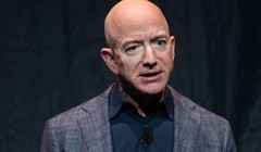 Tỷ phú Jeff Bezos đã trở thành người giàu nhất thế giới kể từ năm 2017, sau khi giá trị tài sản ròng của ông tăng vọt lên 160 tỷ USD. Ảnh: CNBC