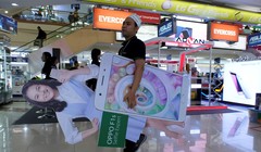 Oppo đang đứng đầu thị trường smartphone Indonesia với 26,2% thị phần ở cả hai phân khúc điện thoại thông minh tầm trung và cấp thấp trong quý 3 2019. Ảnh: Nikkei Asian Review