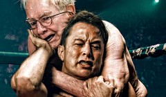 Elon Musk không thích Warren Buffet. Nguồn ảnh: Bloomberg