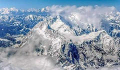 Everest là đỉnh núi cao nhất thế giới. Ảnh: Sohu