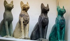 Đối với người Ai Cập cổ đại, mèo là một trong những sinh vật linh thiêng.