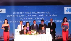 Lễ ký kết dự án Risemount Apartment Đà Nẵng  giữa Hòa Bình và Chủ đầu tư Công ty Cổ phần PAVNC (Nguồn: HBC)
