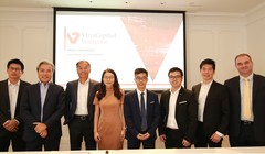 Ông DonLam (thứ 2 từ trái sang), Tổng giám đốc tập đoàn VinaCapital tham dự buổi lễ công bố (Nguồn: VinaCapital) 