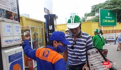 Trong tháng 10/2018, giá xăng dầu đã tăng 3,45%, tác động tới chỉ số CPI chung tăng 0,14% so với tháng trước (Ảnh: Nguyên Hồng)