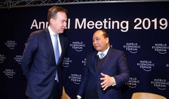 Thủ tướng Nguyễn Xuân Phúc và Chủ tịch WEF Borge Brende (Ảnh: TTXVN)