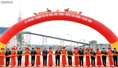 Thủ tướng Nguyễn Xuân Phúc cắt băng khánh thành Nhà máy Nhiệt điện Thái Bình 1 (Ảnh: VGP)