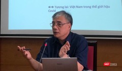 TS. Trần Đình Thiên tại buổi sinh hoạt của CLB Cafe Số (Ảnh: HB)