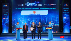 Ông Phạm Quang Toàn - Cục trưởng Cục công nghệ thông tin - Tổng cục Thuế tại lễ trao Giải thưởng Chuyển đổi số Việt Nam năm 2021 (VDA 2021)