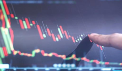 Chứng khoán tháng 8: Tiềm ẩn rủi ro nhưng khó xảy ra cú chỉnh sâu