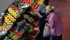 Châu Âu đang trải qua nhiều khó khăn do Nga hạn chế nguồn cung năng lượng (Ảnh: Bloomberg)