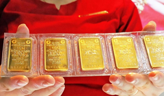 Giá vàng tiệm cận mốc 70 triệu đồng/lượng trước ngày vía Thần tài