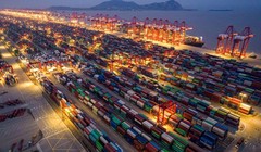 Kinh tế Trung Quốc mở cửa trở lại sẽ đóng góp cho đà tăng trưởng toàn cầu (Ảnh minh họa - Nguồn: Bloomberg)