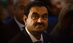 Cuộc khủng hoảng đã khiến tỷ phú Gautam Adani mất ngôi giàu nhất châu Á chỉ sau một đêm (Ảnh: Bloomberg)