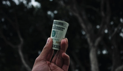 Đừng bị đánh lừa bởi "ảo giác tiền tệ"!