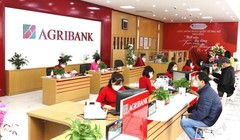 Agribank tặng hàng trăm phần quà trị giá hơn 1,8 tỉ đồng cho khách hàng là tân sinh viên