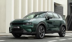 Chạy đua với Toyota, Lynk & Co giảm giá xe cả trăm triệu đồng 