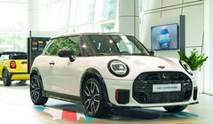 MINI John Cooper Works 2025 mới: Thuần chất xe đua và đắt đỏ
