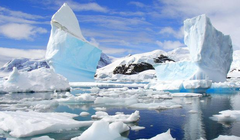 Hình ảnh minh họa một thềm băng ở Đông Nam Cực tan chảy
