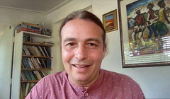 Giáo sư Tulio de Oliveira