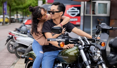 Khánh Thi và Phan Hiển cùng nhau dạo một vòng quanh Hà Nội bằng chiếc motor mới