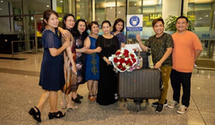 Danh ca Khánh Ly hạ cánh về Việt Nam, chuẩn bị show diễn cuối cùng