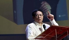 Nhiệm Chí Cường: hiện nay chính phủ Trung Quốc đang củng cố vững chắc hơn Trường Thành của mình, đi ngược lại tư tưởng cải cách mở cửa mà ông Đặng Tiểu Bình đề xướng.