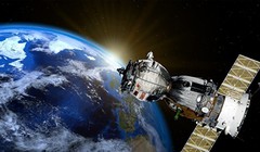 Trung Quốc đã lách luật quản chế cấm xuất khẩu vệ tinh, sử dụng băng thông của 9 vệ tinh Mỹ để phục vụ cho hoạt động an ninh và quân sự.