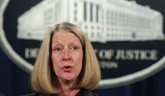 Candace Marie Claiborne đã thừa nhận các tội lừa dối quốc gia, cung cấp thông tin cho tình báo Trung Quốc để nhận tiền, quà