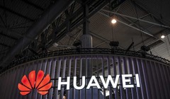 Ông Trum tuyên bố hủy bỏ lệnh cấm Huawei được ban hành hồi tháng 5, cho phép các công ty Mỹ tiếp tục bán sản phẩm cho Huawei.