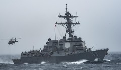 Khu trục hạm mang tên lửa dẫn đường “Wayne E. Meyer” lần thứ hai tiến hành tuần tra, áp sát các đảo thuộc chủ quyền Việt Nam hiện Trung Quốc chiếm đóng trái phép trên Biển Đông.