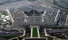 Sau khi nhấn mạnh về "mối đe doạTrung Quốc" trong "Báo cáo chiến lược quốc phòng" năm 2018, Lầu Năm Góc đã lập thêm chức Phó trợ lý Bộ trưởng Quốc phòng đặc trách vấn đề Trung Quốc.