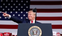 Tổng thống Mỹ Donald Trump bác bỏ việc ông đã đồng ý hủy bỏ thuế quan đối với hàng hóa Trung Quốc, nói đó chỉ là suy nghĩ và ước muốn của Trung Quốc.