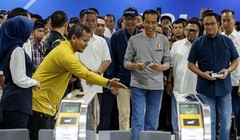 Tổng thống Widodo đến thị sát công trình tàu điện ngầm đầu tiên ở Indonesia do Nhật giúp xây dựng.