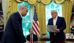 Tổng thống Donald Trump và Phó Thủ tướng Lưu Hạc sẽ đại diện hai bên ký hiệp định thương mại giai đoạn đầu Mỹ - Trung tại Nhà Trắng (Ảnh: Đa Chiều)
